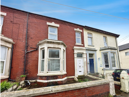 4 bed house requiring modernisation, or could be converted STP